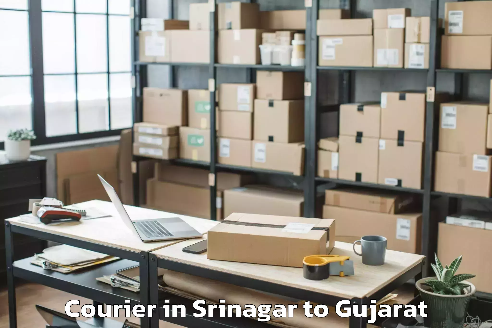 Easy Srinagar to Visavadar Courier Booking